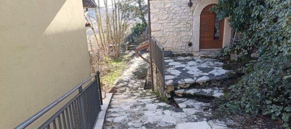 9-salle Maison à Carovilli, Italy No. 19273 15