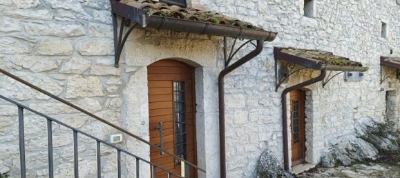 9-salle Maison à Carovilli, Italy No. 19273 16