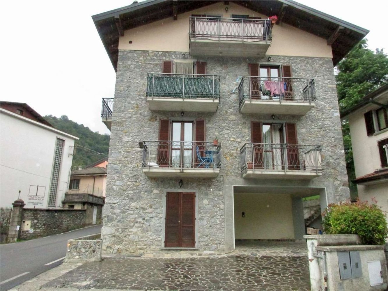 4 bedrooms Apartment in Corna Imagna, Italy No. 361129
