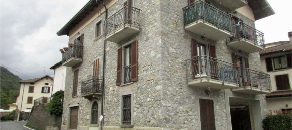 4 bedrooms Apartment in Corna Imagna, Italy No. 361129 2