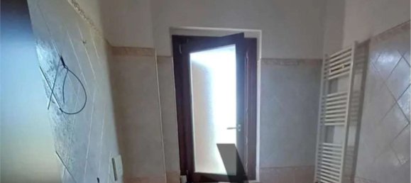 4 rooms Apartment in Rome, Italy No. 201470 8