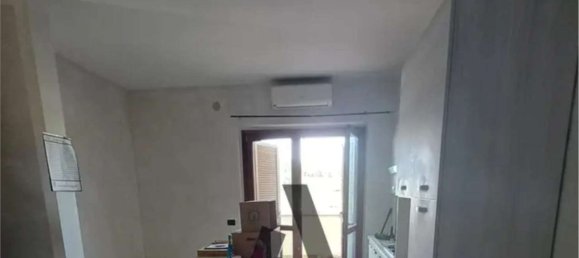 4 rooms Apartment in Rome, Italy No. 201470 3