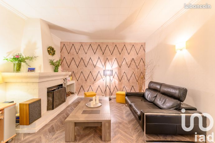 Casa de 4 dormitorios en Goussainville, France No. 354070