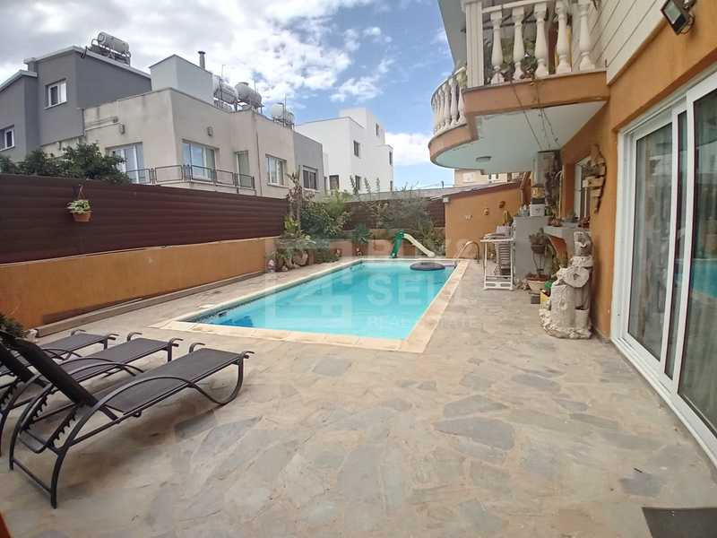 6 bedrooms Commercial property in Agios Athanasios, Cyprus No. 18954