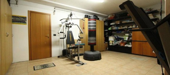 3 bedrooms Villa in Verona, Italy No. 229925 35