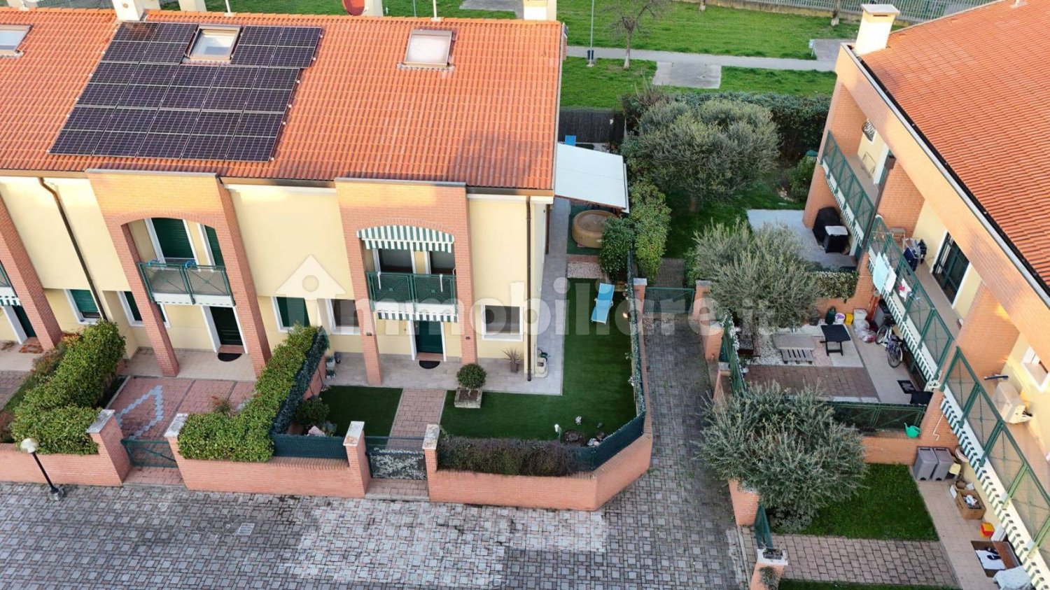 3 bedrooms Villa in Verona, Italy No. 229925