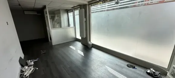 70m² Office in Lyon, France No. 288949 2