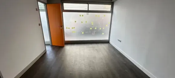 70m² Office in Lyon, France No. 288949 11