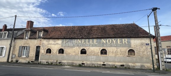 Bâtiment à Saint-Amand-Montrond, France 182m² No. 71350 3