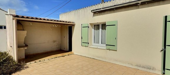 2 bedrooms House in Charente-Maritime, France No. 342934 2