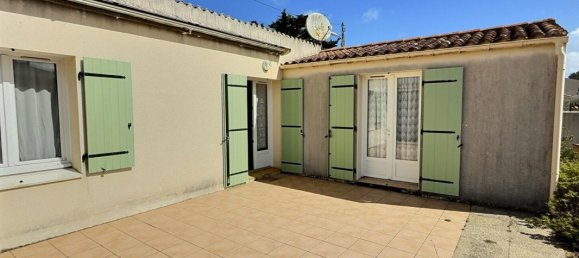 2 bedrooms House in Charente-Maritime, France No. 342934 3