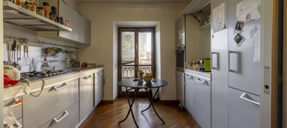 5غرفة شقة في Turin, Italy رقم 73281 2