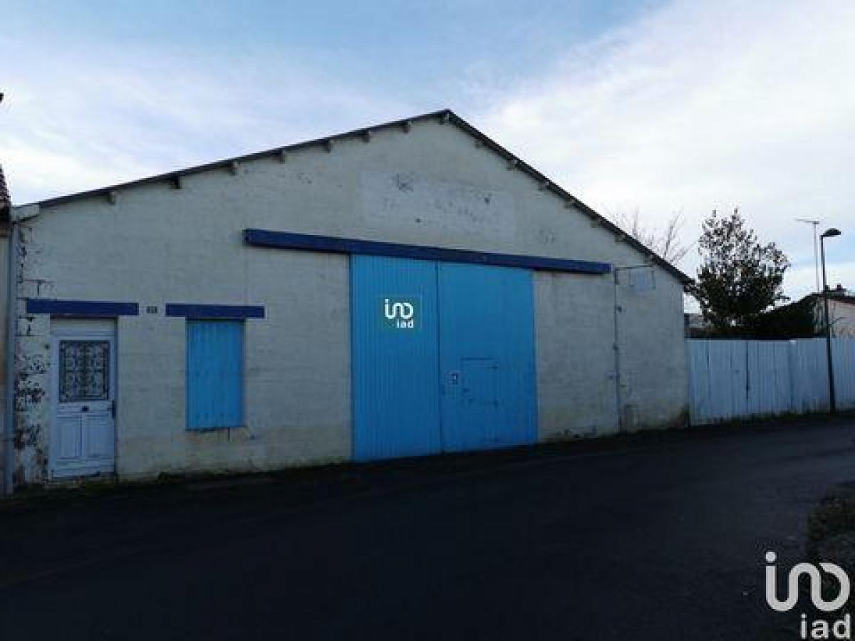 500m² Shop in Chasnais, France No. 21172