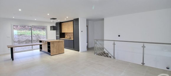 3 bedrooms House in Reyvroz, France No. 206065 2