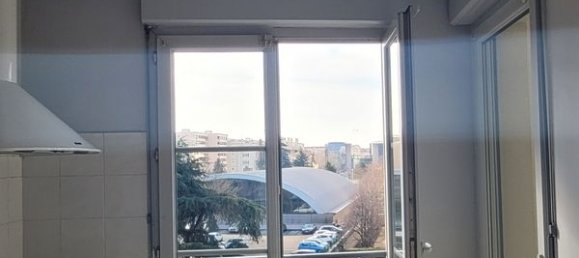 2 bedrooms Apartment in Lyon, France No. 339300 3