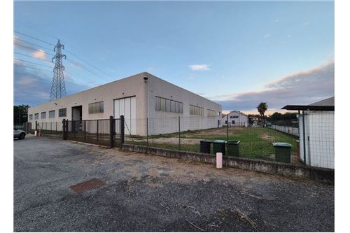 2283m² Commercial property in Castelletto sopra Ticino, Italy No. 280072