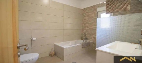 Villa de 3 dormitorios en Lagoa, Portugal No. 114323 18