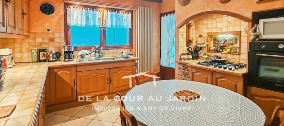 6 bedrooms House in Dullin, France No. 308824 8