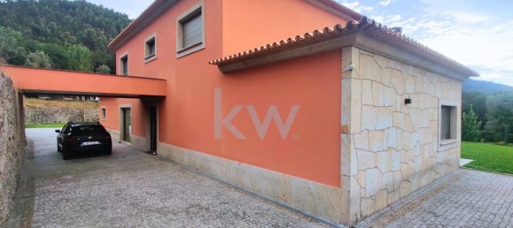 4 bedrooms Villa in Terras de Bouro, Portugal No. 113281 3