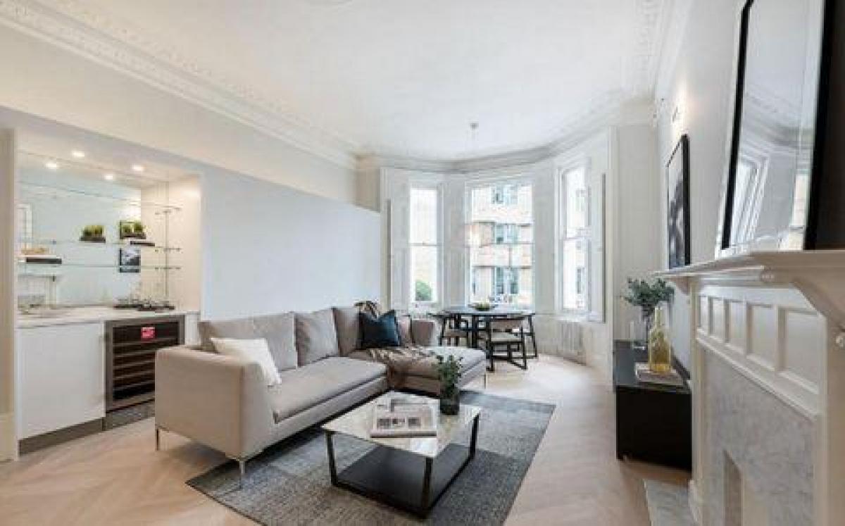2 bedrooms Condo in London, United Kingdom No. 589
