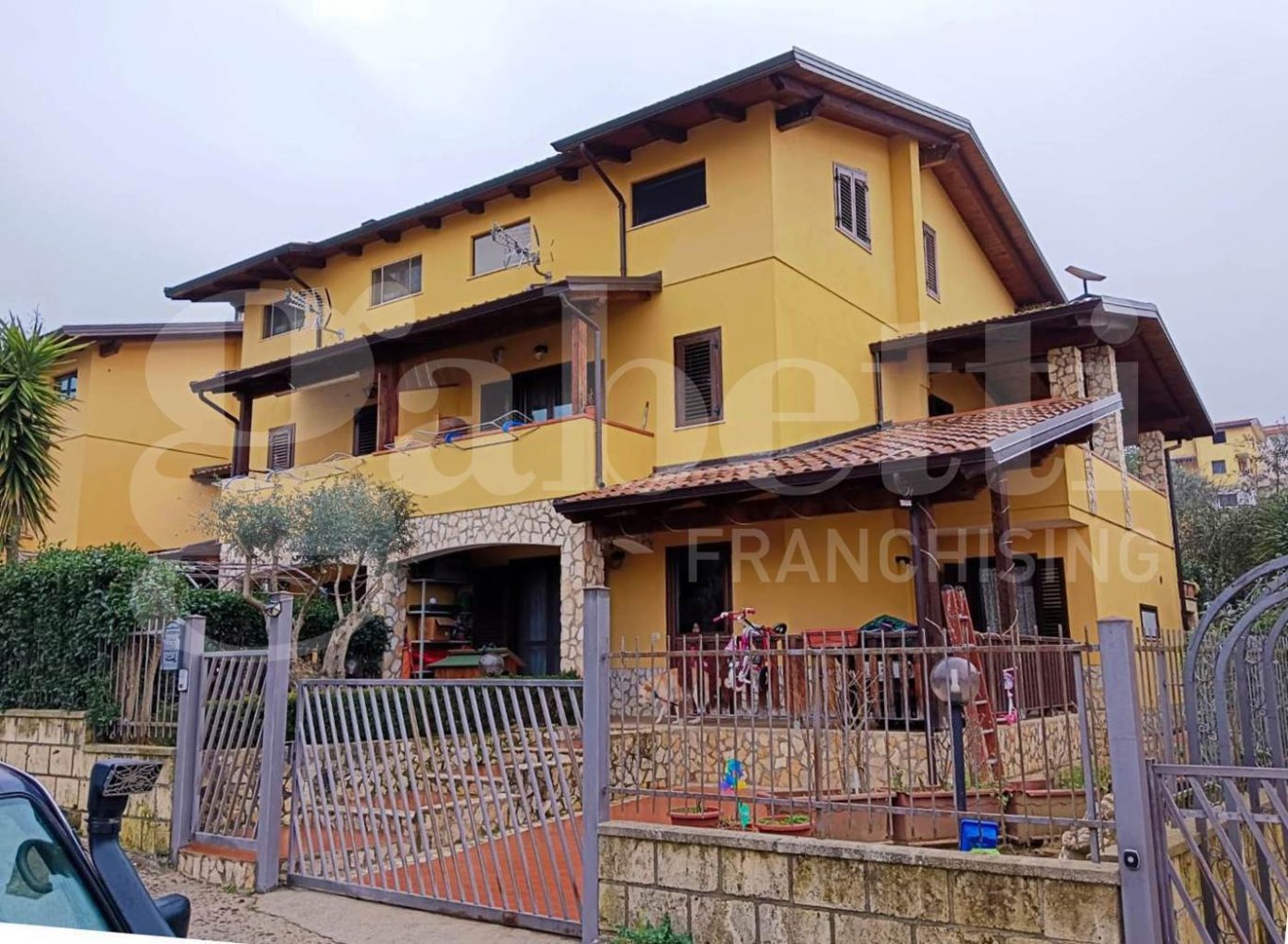 7 rooms Villa in Marano Marchesato, Italy No. 389947