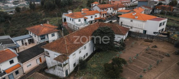 Дом с 6 спальнями в Гимарайнш, Португалия № 34345 5