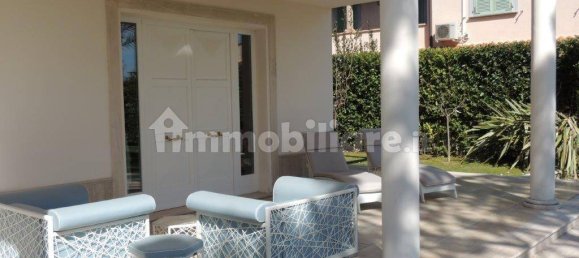 4 bedrooms Villa in Forte dei Marmi, Italy No. 188601 3