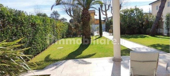 4 bedrooms Villa in Forte dei Marmi, Italy No. 188601 30