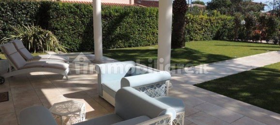 4 bedrooms Villa in Forte dei Marmi, Italy No. 188601 4