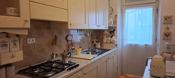 4 rooms Apartment in Pistoia, Italy No. 255040 6