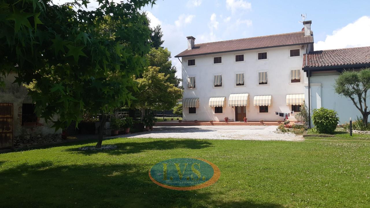 Вилла с 8 комнатами в Монтегальда, Италия № 174723