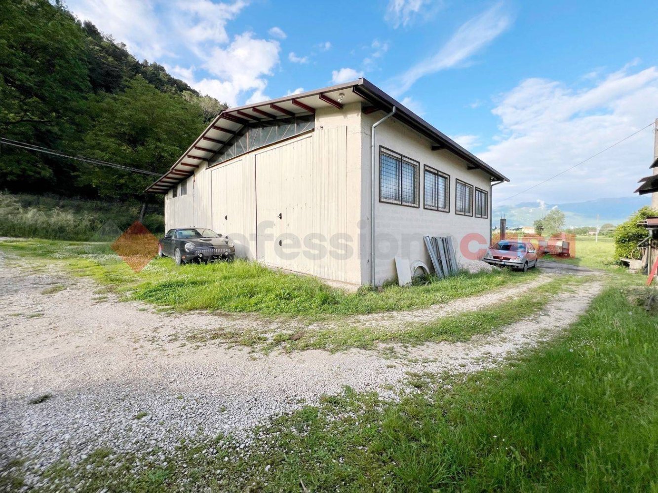 Склад с 3 комнатами в Греччо, Италия № 348332