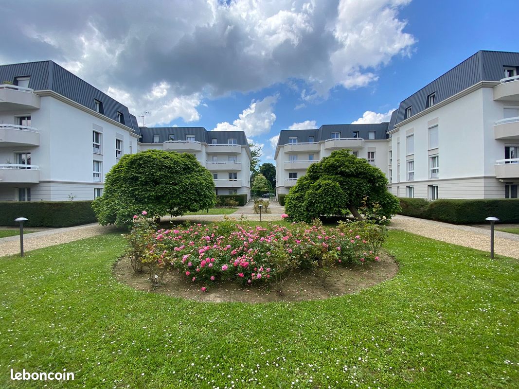 3 bedrooms Apartment in Chantilly, France No. 61713