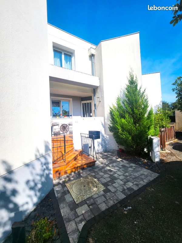 Casa de 3 dormitorios en Mulhouse, France No. 249208