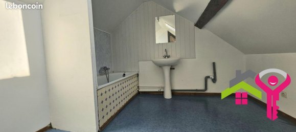 2 bedrooms House in Querenaing, France No. 159681 7