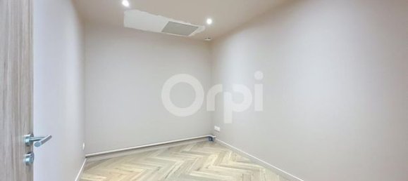 Casa de 5 dormitorios en Compiegne, France No. 301549 17