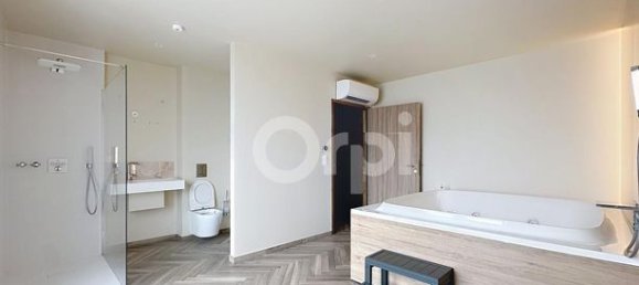 Casa de 5 dormitorios en Compiegne, France No. 301549 11