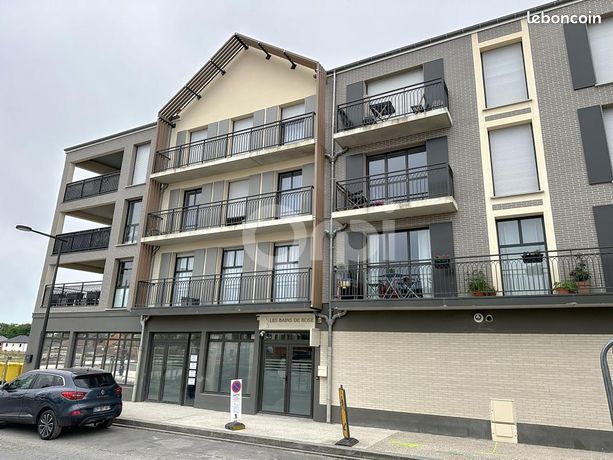 Casa de 5 dormitorios en Compiegne, France No. 301549