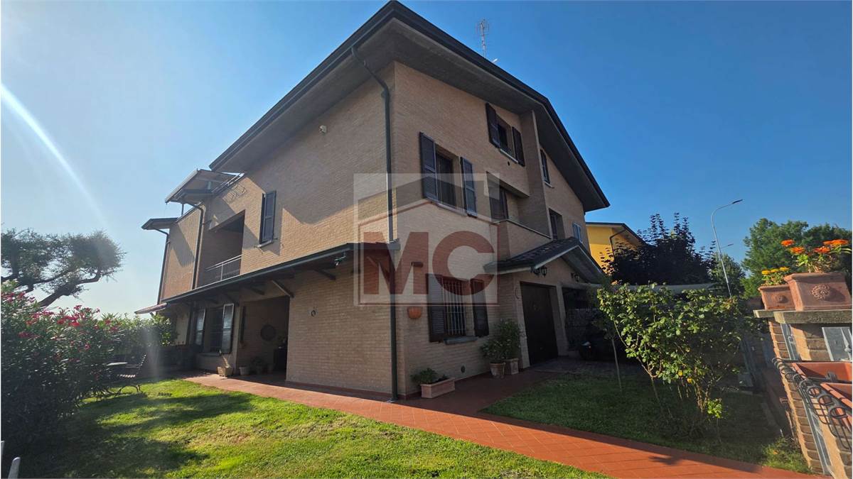 Casa de 3 dormitorios en Rubiera, Italy No. 269555