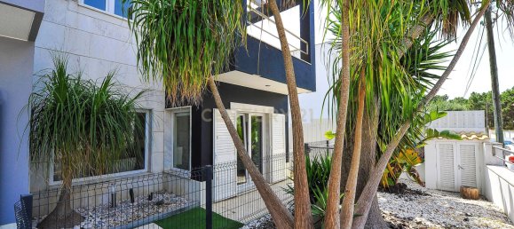 4 bedrooms Villa in Almada, Portugal No. 134204 4