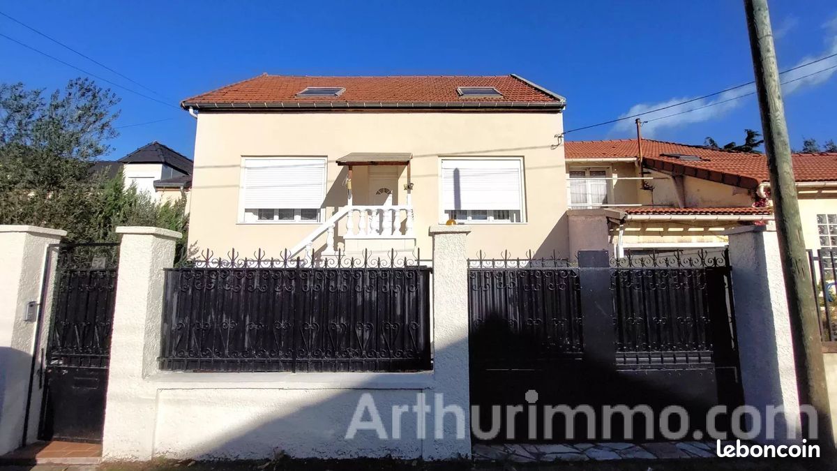 5 chambres Maison à Sevran, France No. 183529