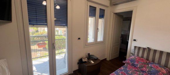 5 rooms Apartment in Taggia, Italy No. 103773 11