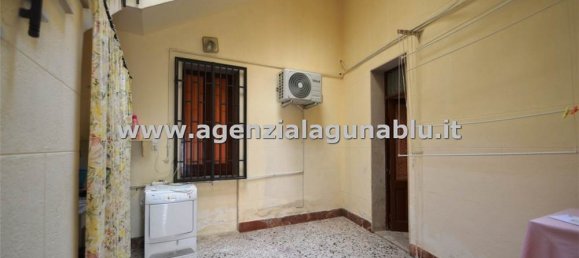 Edificio de 4 dormitorios en Mazara del Vallo, Italy No. 165475 8