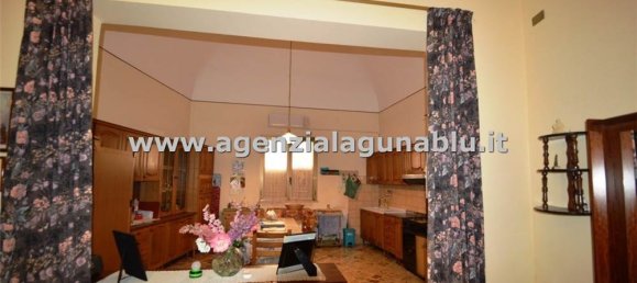 Edificio de 4 dormitorios en Mazara del Vallo, Italy No. 165475 2