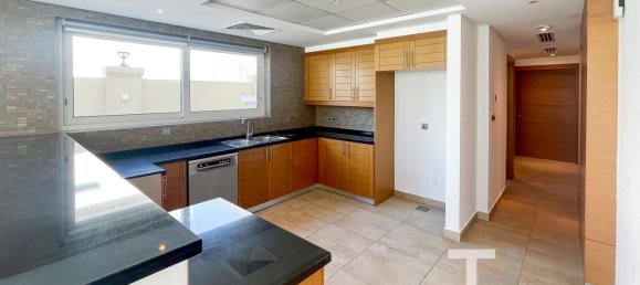 4 bedrooms Villa in Jumeirah Park, UAE No. 28489 7