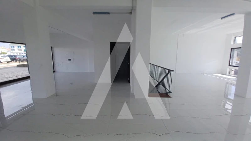  عقار تجاري في Aveiro, Portugal 334متر مربع رقم 81165