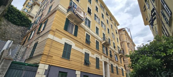 3 rooms Apartment in Genoa, Italy No. 163548 3