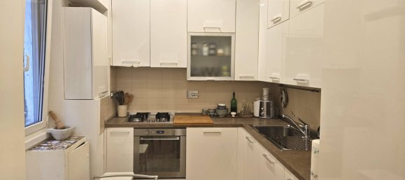 3 rooms Apartment in Genoa, Italy No. 163548 5