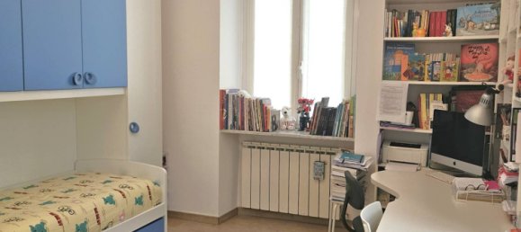 3 rooms Apartment in Genoa, Italy No. 163548 13