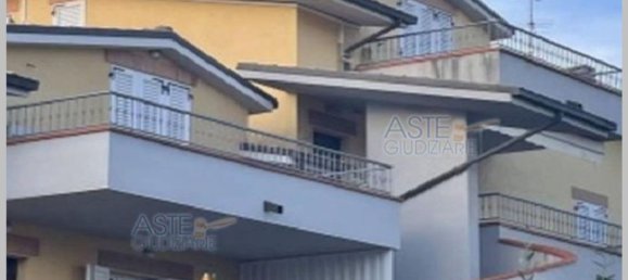 Квартира с 3 комнатами в Озимо, Италия № 280177 24